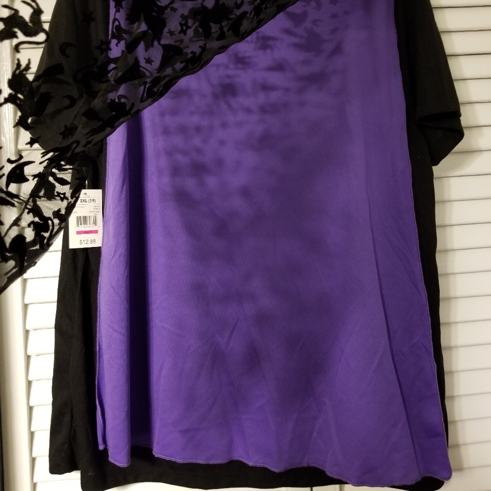Made Right tshirt 2 detachable capes Put A Spell - Picture 5 of 6